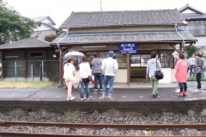 『銀鼠　水色なびく空　ホームから』の画像